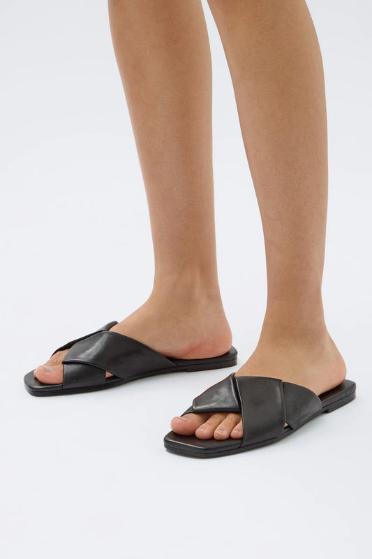 Nell Leather Slide - Black