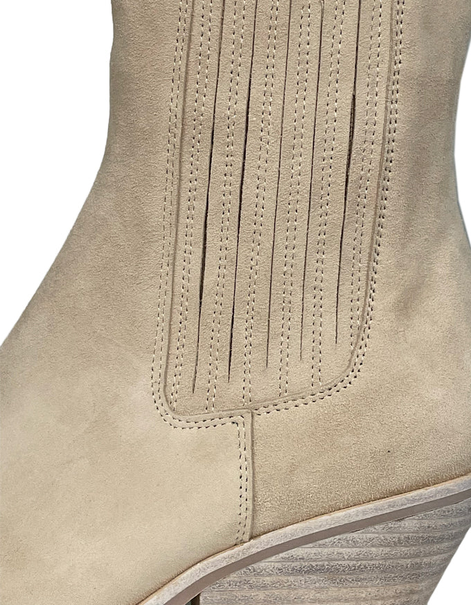 Rowe Ankle Boot - Nougat Suede