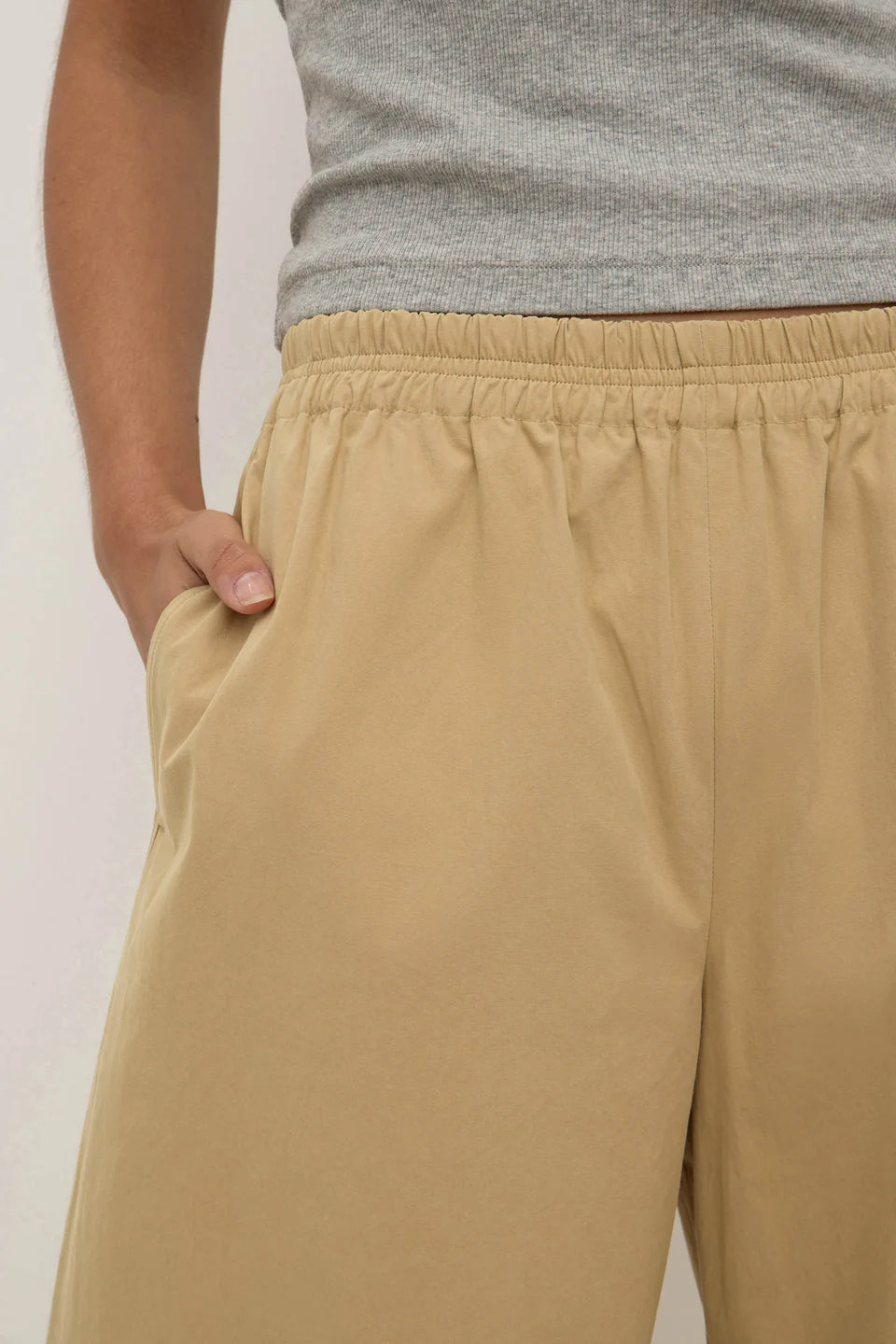 Lola Barrel Pant - Tan
