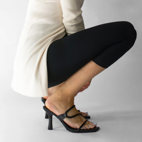 Uxley - Ebony Kid (Matte)