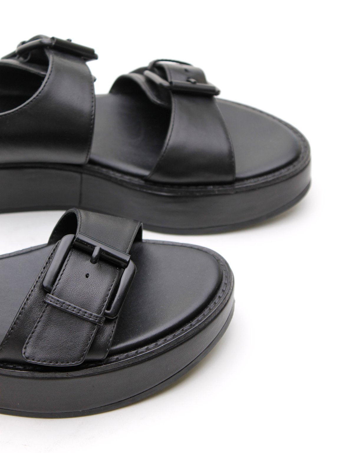 Buckle Flatform - Black