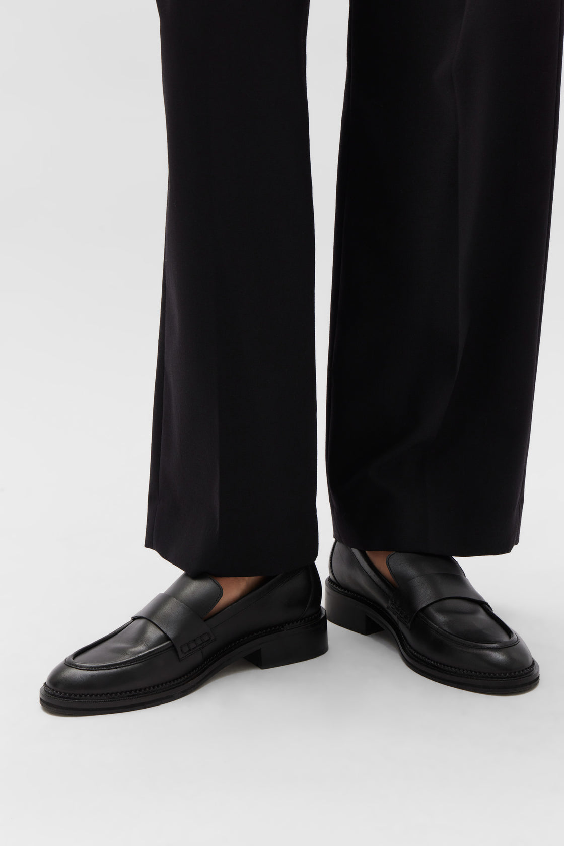 Jada Leather Loafer -Black