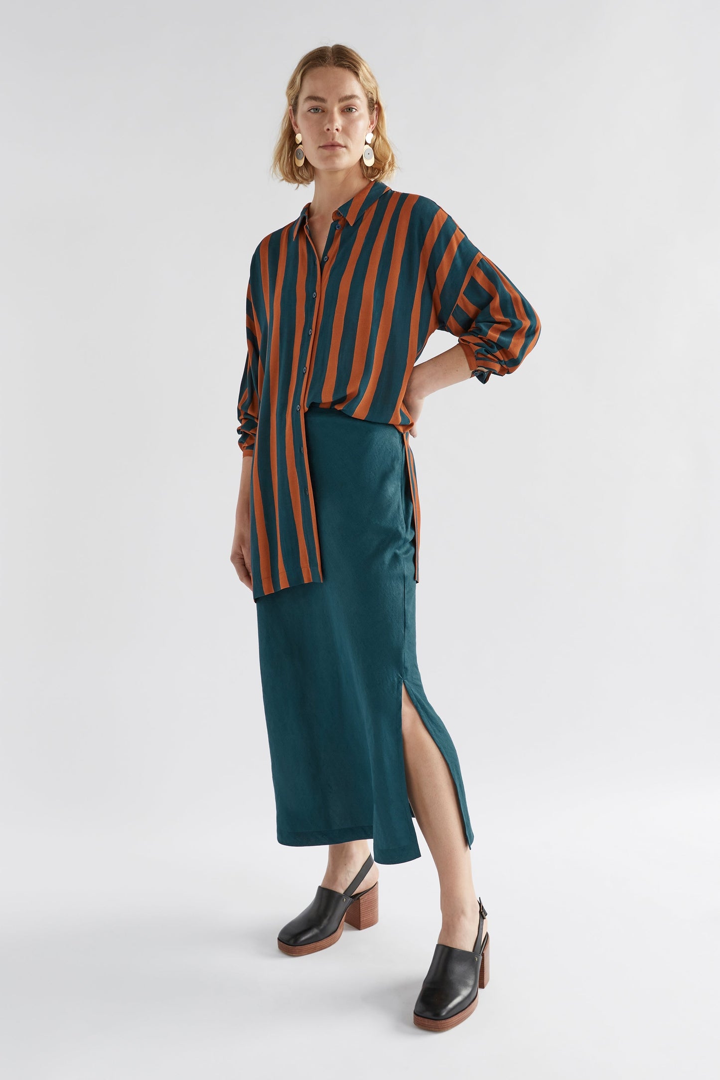 Tilbe Shirt - Bronze / Teal Paint Stripe