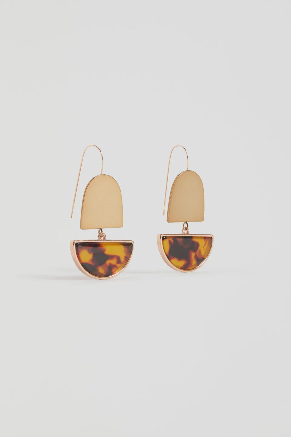 Heran Hook Earring - Tortoiseshell