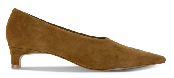 Harriet III - Cinnamon Suede