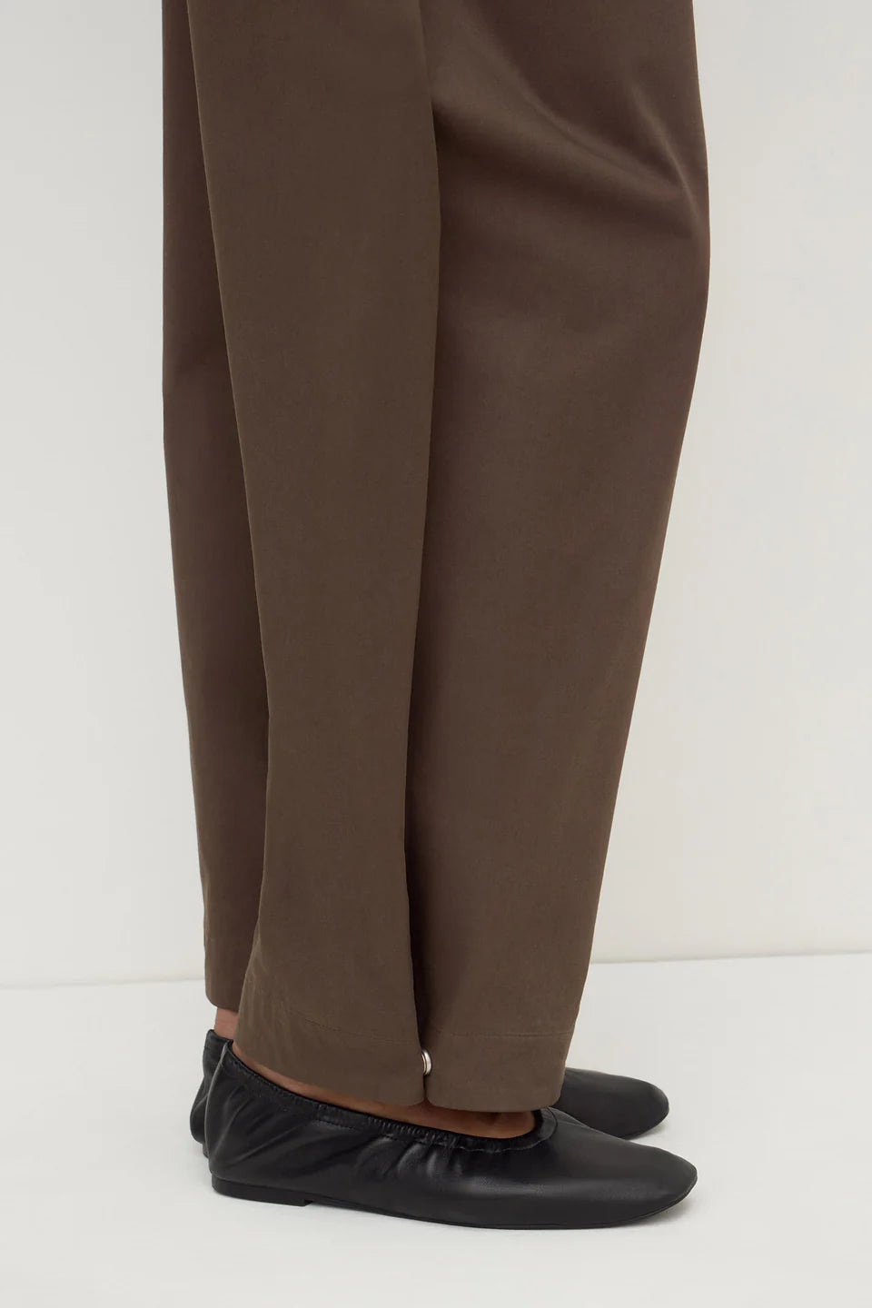Jasmine Cotton Adjustable Barrel Leg Pant - Military