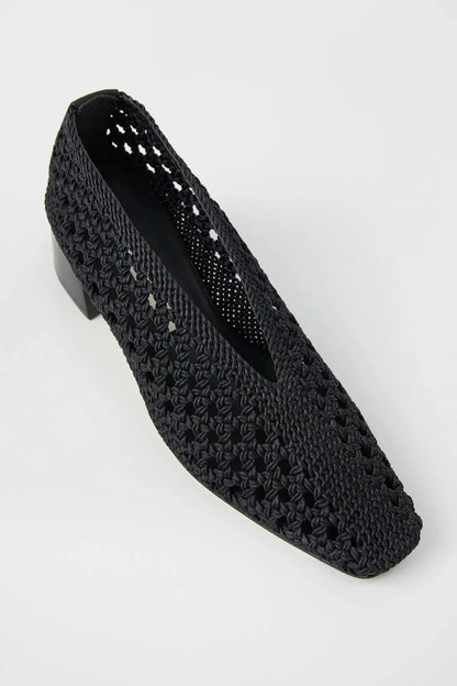 Taissa Courts - Black