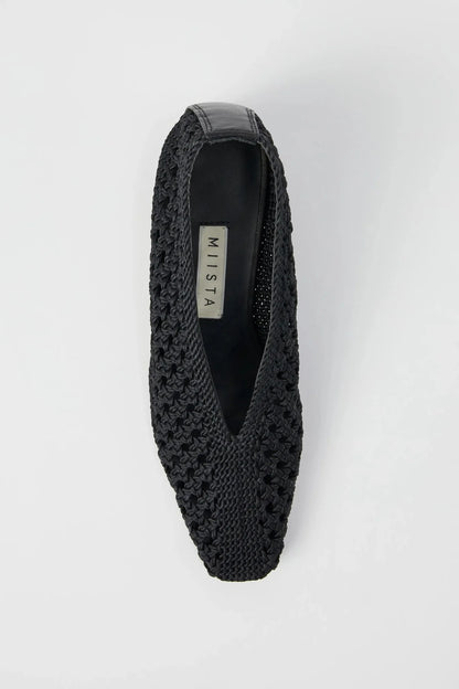 Taissa Courts - Black