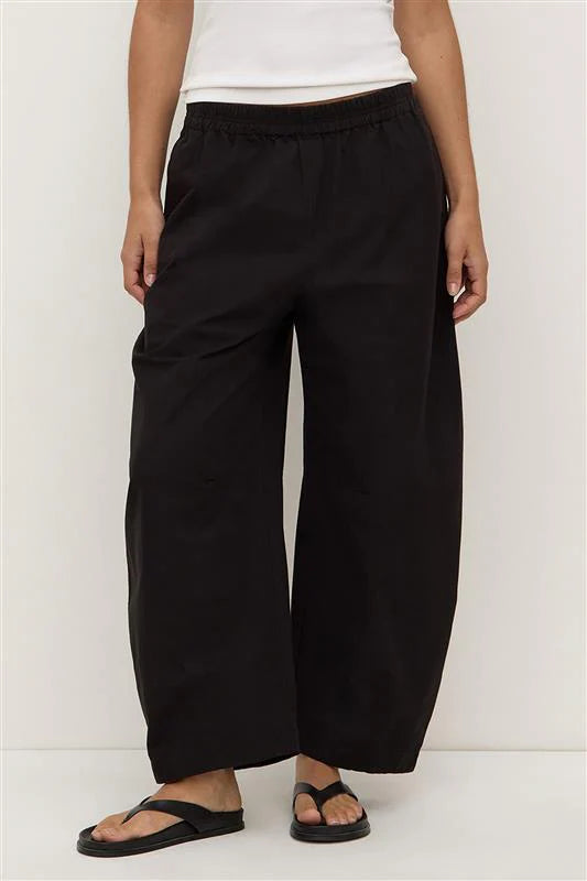 Lola Barrel Pant - Black