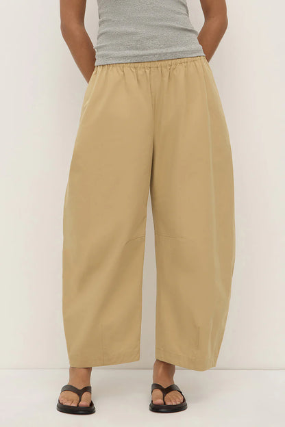 Lola Barrel Pant - Tan
