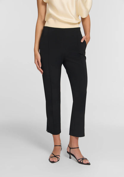 Lucida Capri - Black