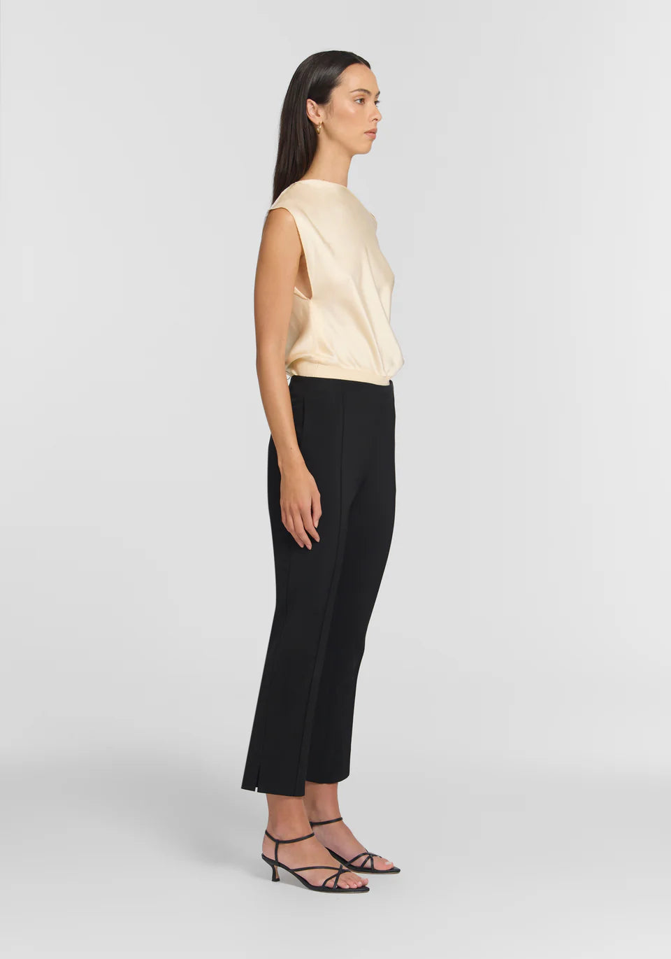 Lucida Capri - Black