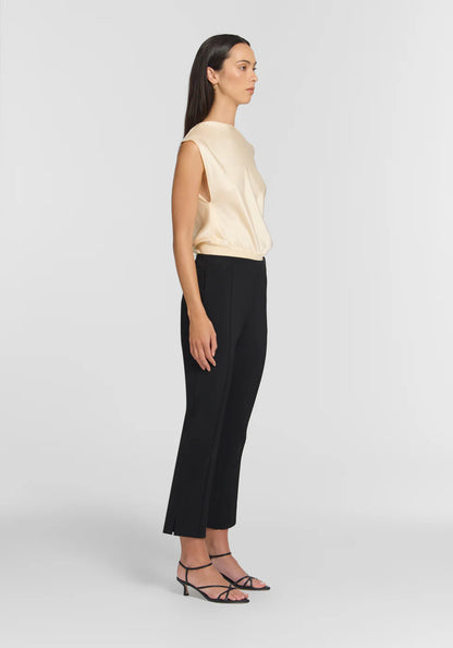Lucida Capri - Black