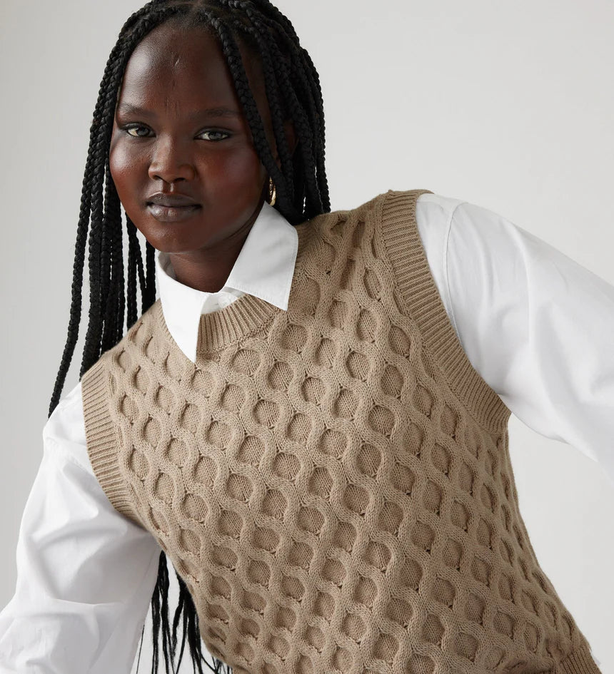 Blue Bell Cabel Vest - Mid Oatmeal Heather