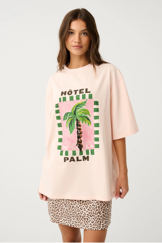 Jeana Tee - Hotel Palm