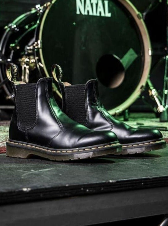 Dr martens best sale green chelsea boots